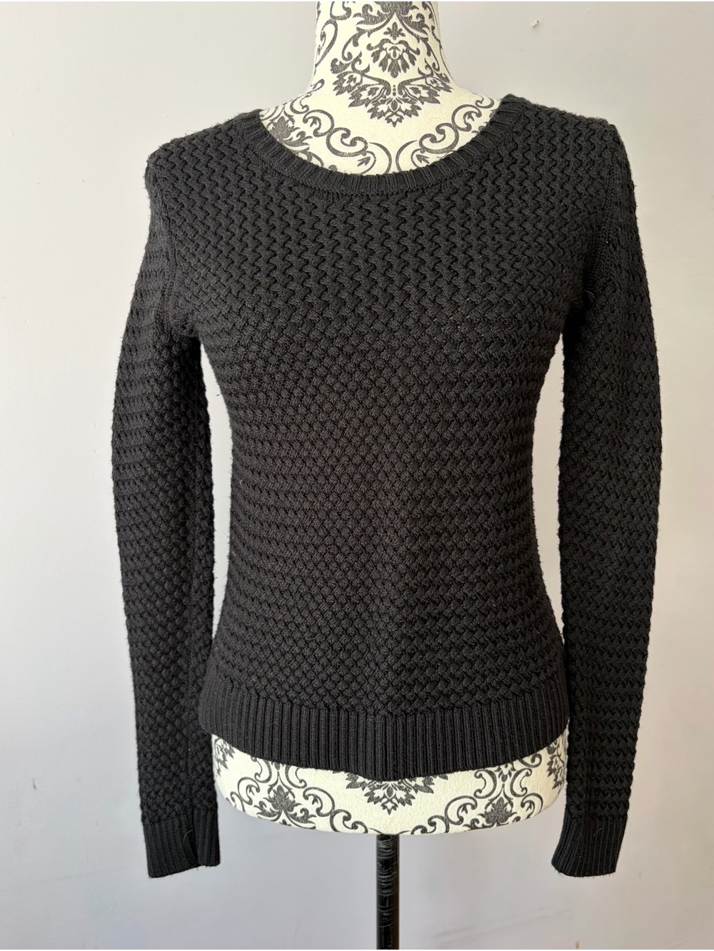 Banana Republic Black Textured Crewneck Sweater Size XS